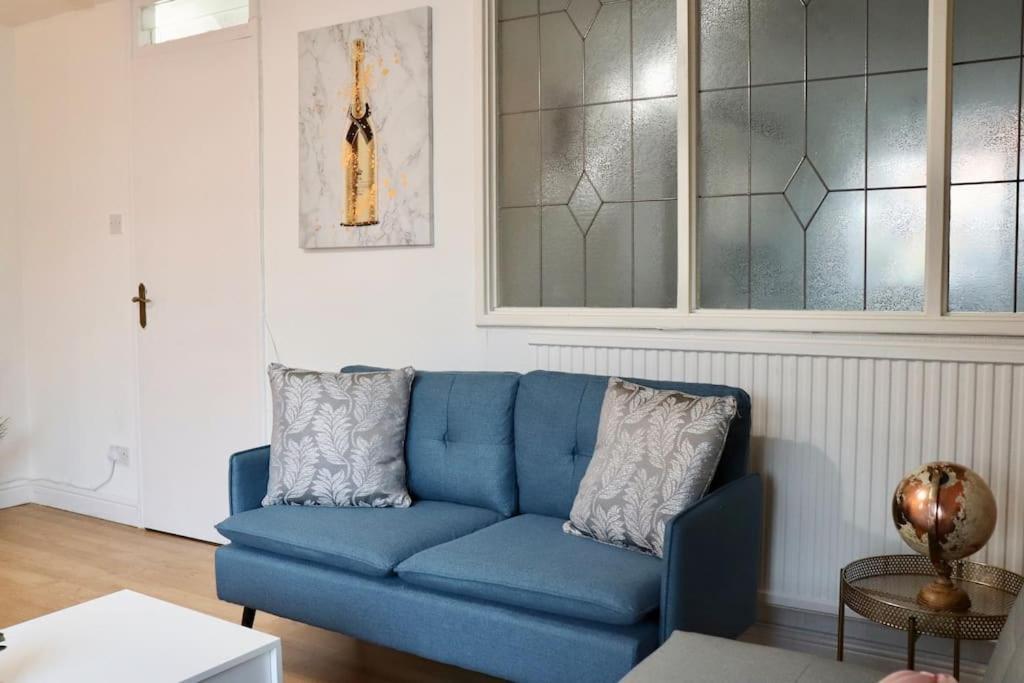 Lovely Staycation With Family Free Parking & Wifi Leeds  Exteriör bild