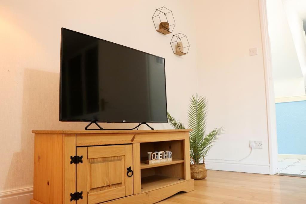 Lovely Staycation With Family Free Parking & Wifi Leeds  Exteriör bild