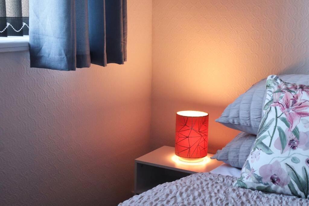 Lovely Staycation With Family Free Parking & Wifi Leeds  Exteriör bild