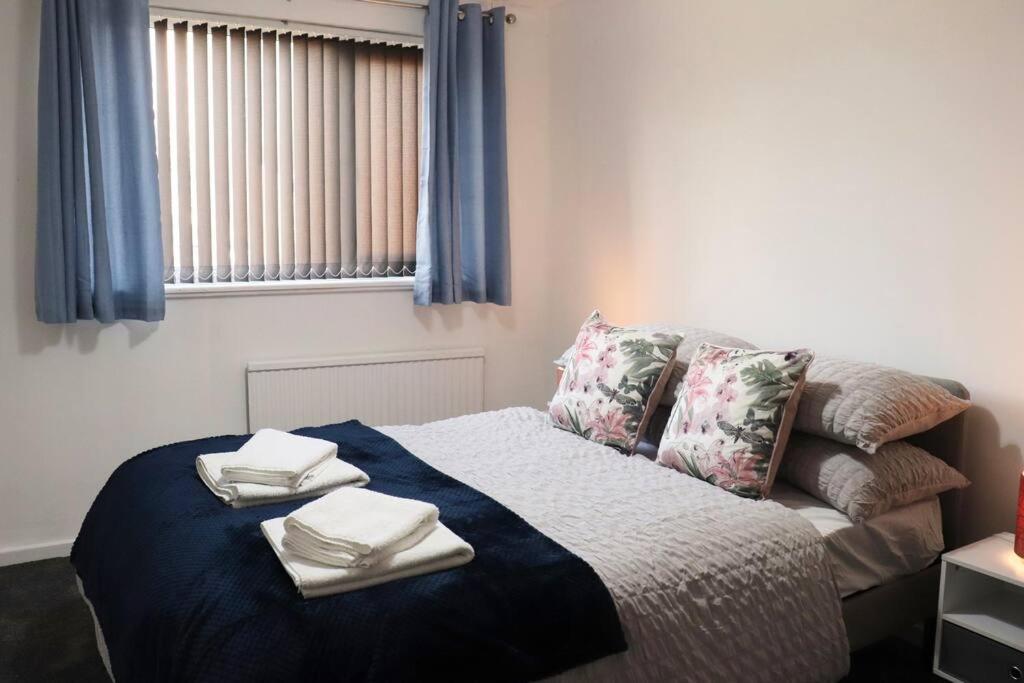 Lovely Staycation With Family Free Parking & Wifi Leeds  Exteriör bild