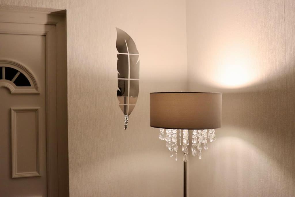 Lovely Staycation With Family Free Parking & Wifi Leeds  Exteriör bild