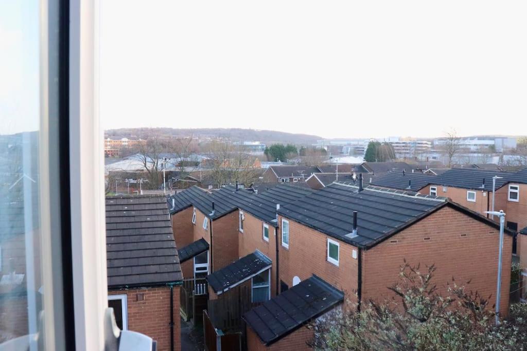 Lovely Staycation With Family Free Parking & Wifi Leeds  Exteriör bild