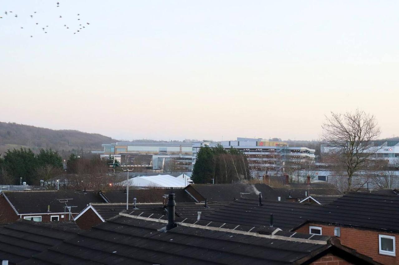 Lovely Staycation With Family Free Parking & Wifi Leeds  Exteriör bild